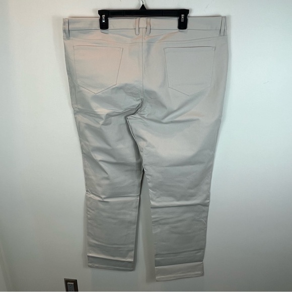 AWAY The Staple Pant - Picture 4 of 11